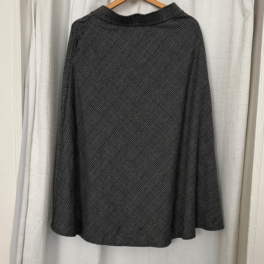 HALARA Black A-Line Skirt